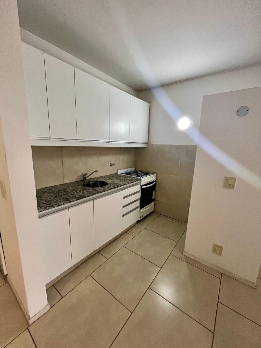 Monoambiente - Av. Francia 1262 - 2