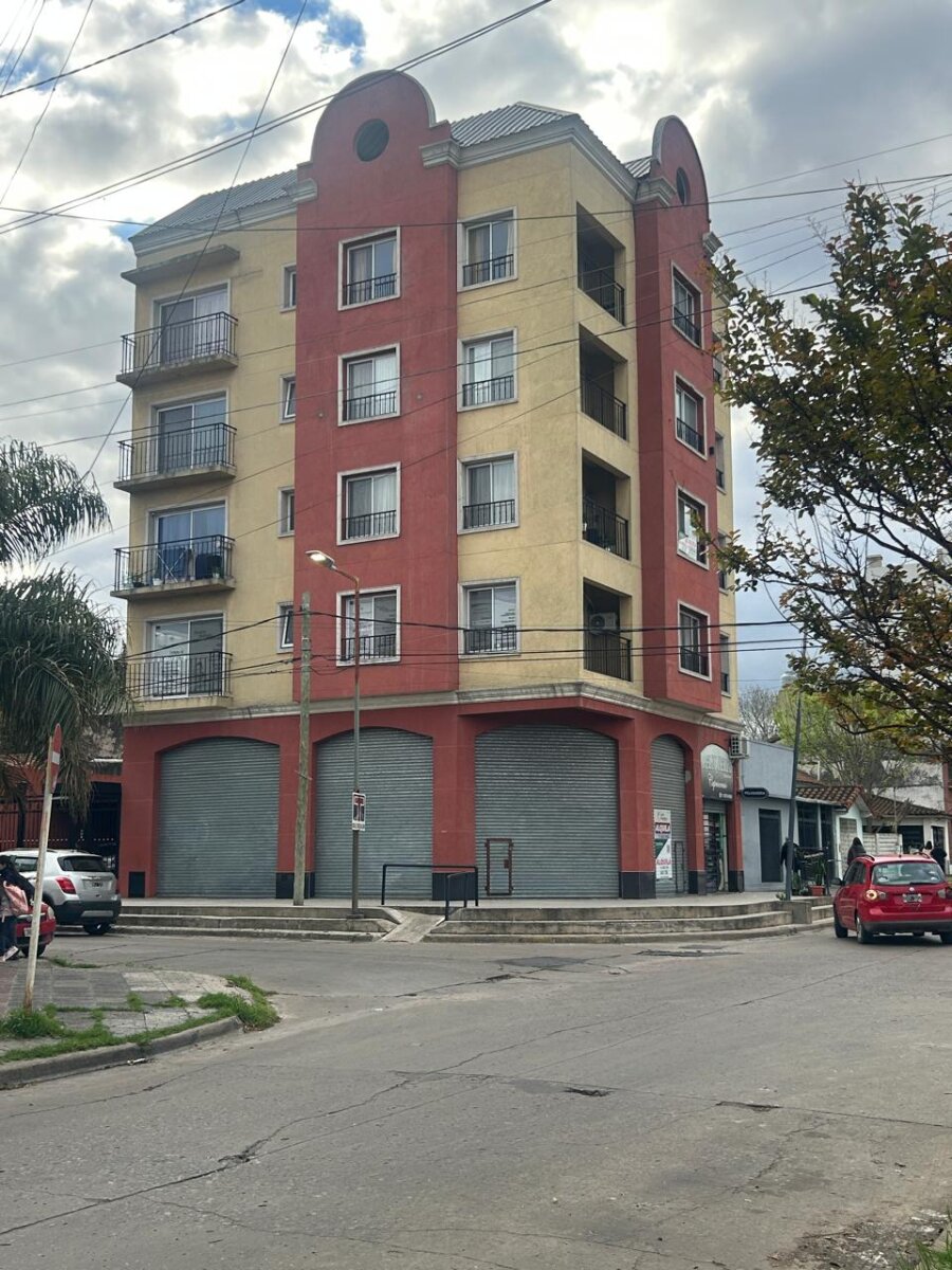 IMPERDIBLE SEMIPISO DE 60m² EN ALQUILER APTO PROFESIONAL/COMERCIAL-SAN MIGUEL — foto 2