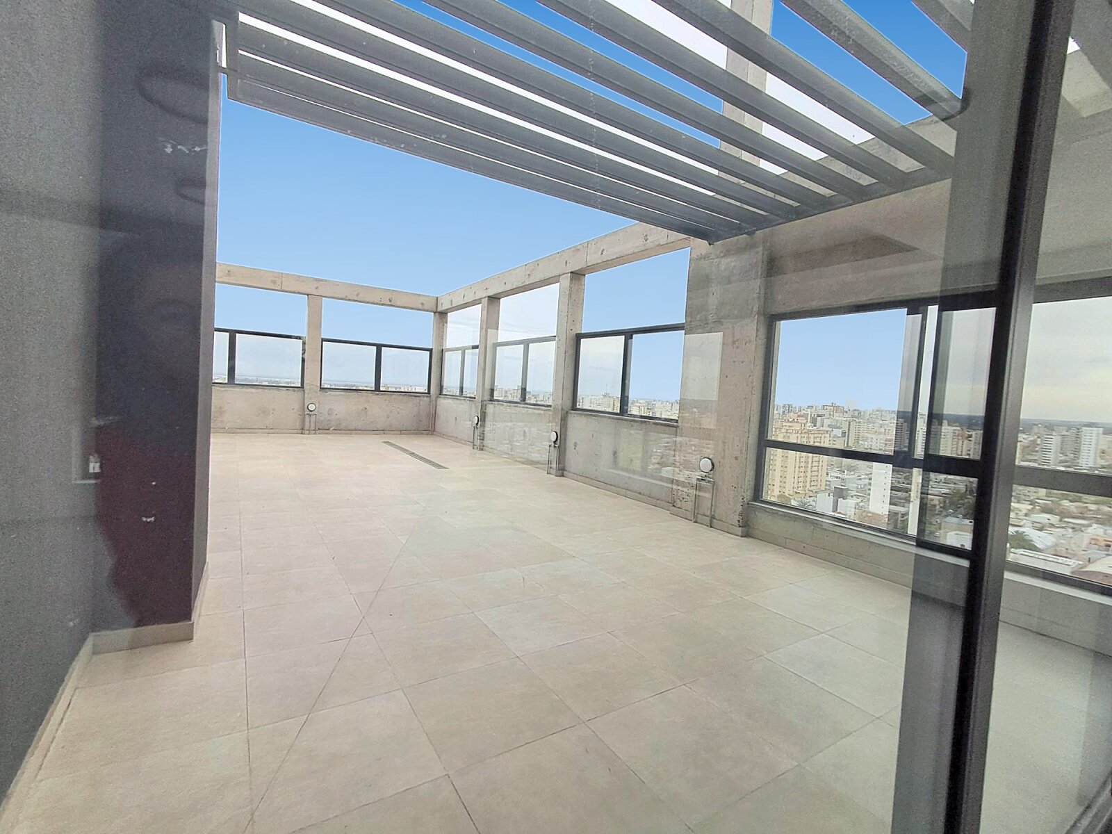 General Paz y Corrientes - 1 dorm c/balcón 62m2 - 21