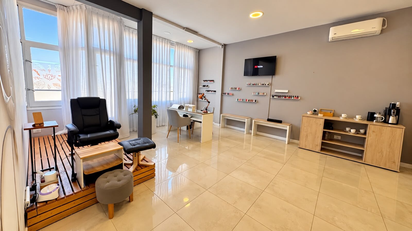 ESPACIO DE OFICINAS O CONSULTORIOS EN ALQUILER - 3
