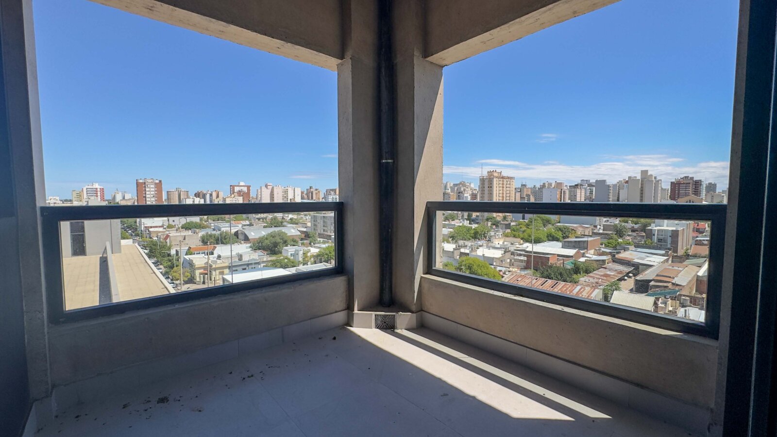 General Paz y Corrientes- 1 dorm c/balcón 54m2 - 18