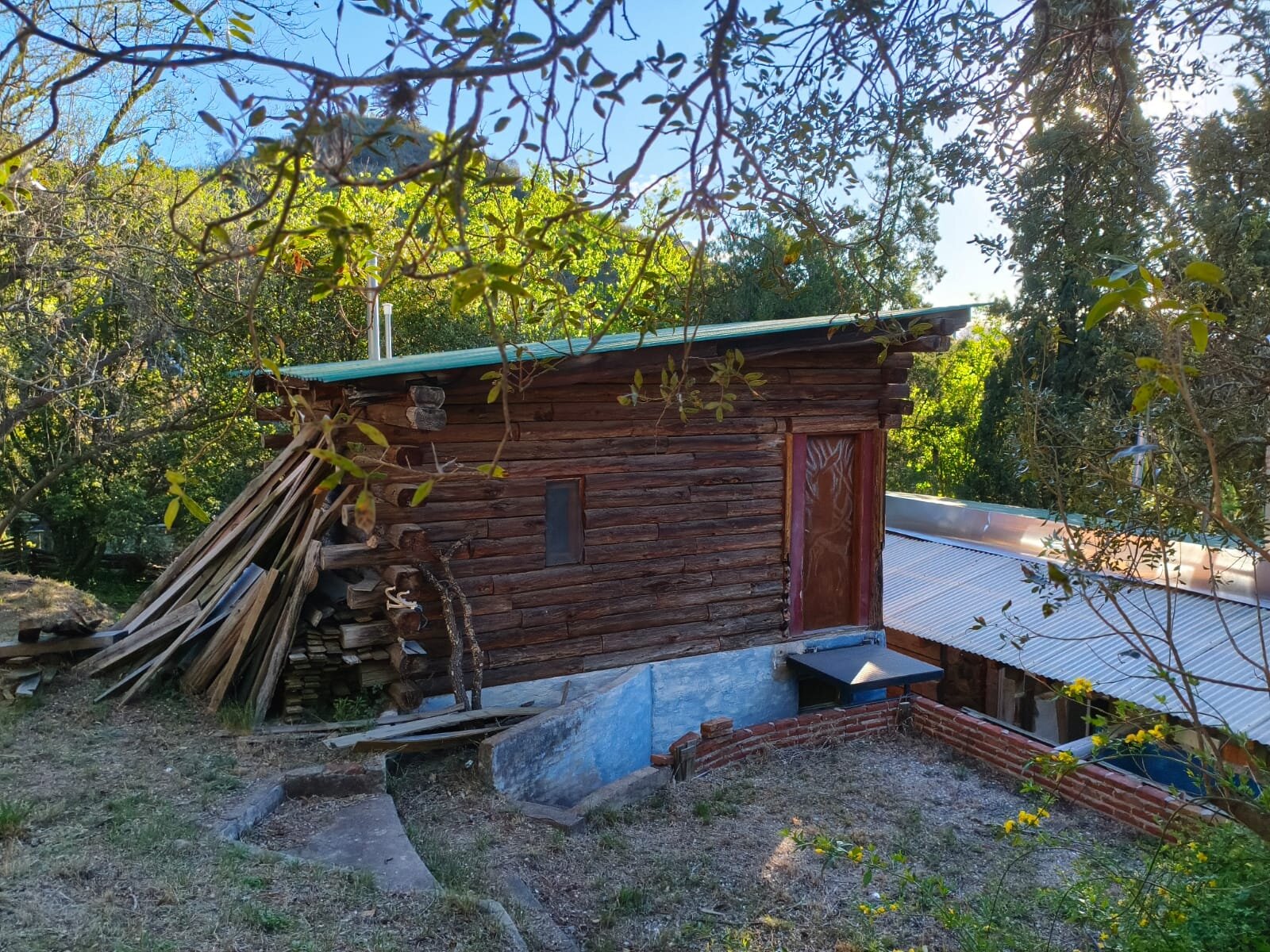 COMPLEJO DE CABAÑAS MÁS TERRENO AMPLIO - 18