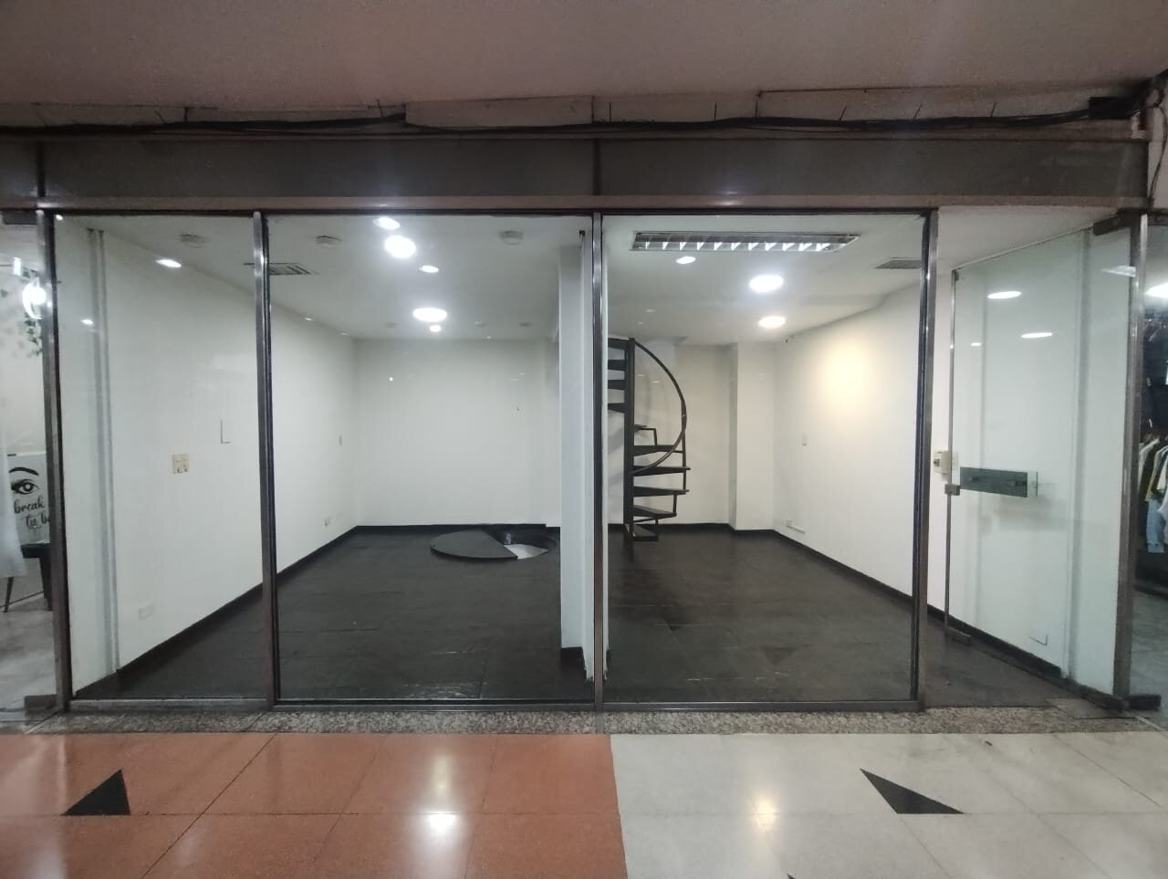 Alquiler Local comercial en Galería Rustique - 3 Plantas - 53m² - Retiro - 3