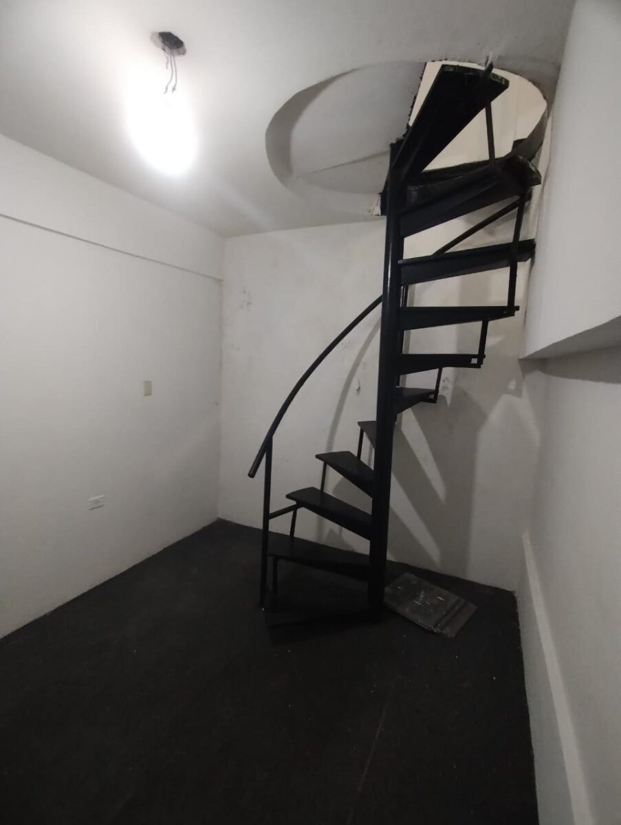 Alquiler Local comercial en Galería Rustique - 3 Plantas - 53m² - Retiro - 12