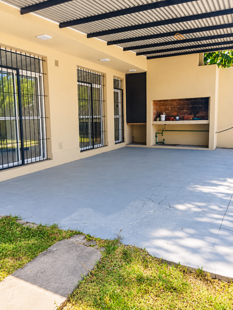 VENTA - FUNES - CASA EN VENTA - 2 DORMITORIOS - PILETA — foto 2