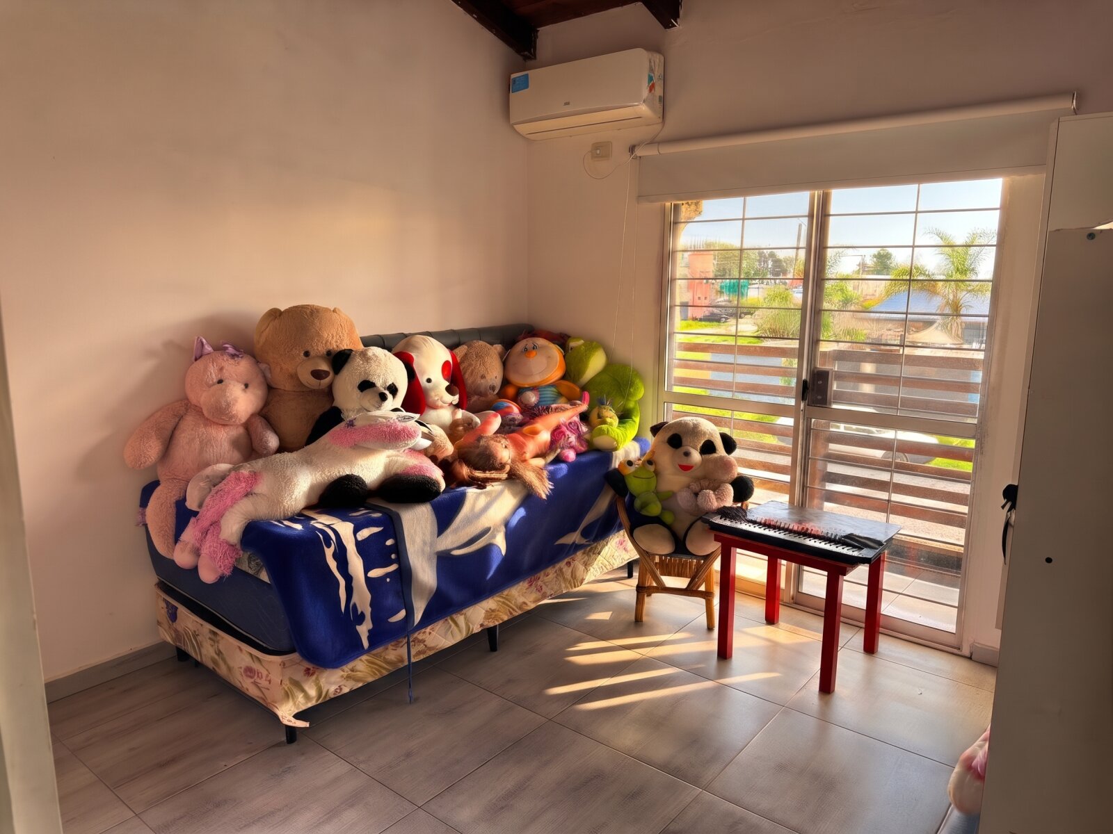HERMOSA CASA DE 4 DORMITORIOS EN ALVEAR — foto 11
