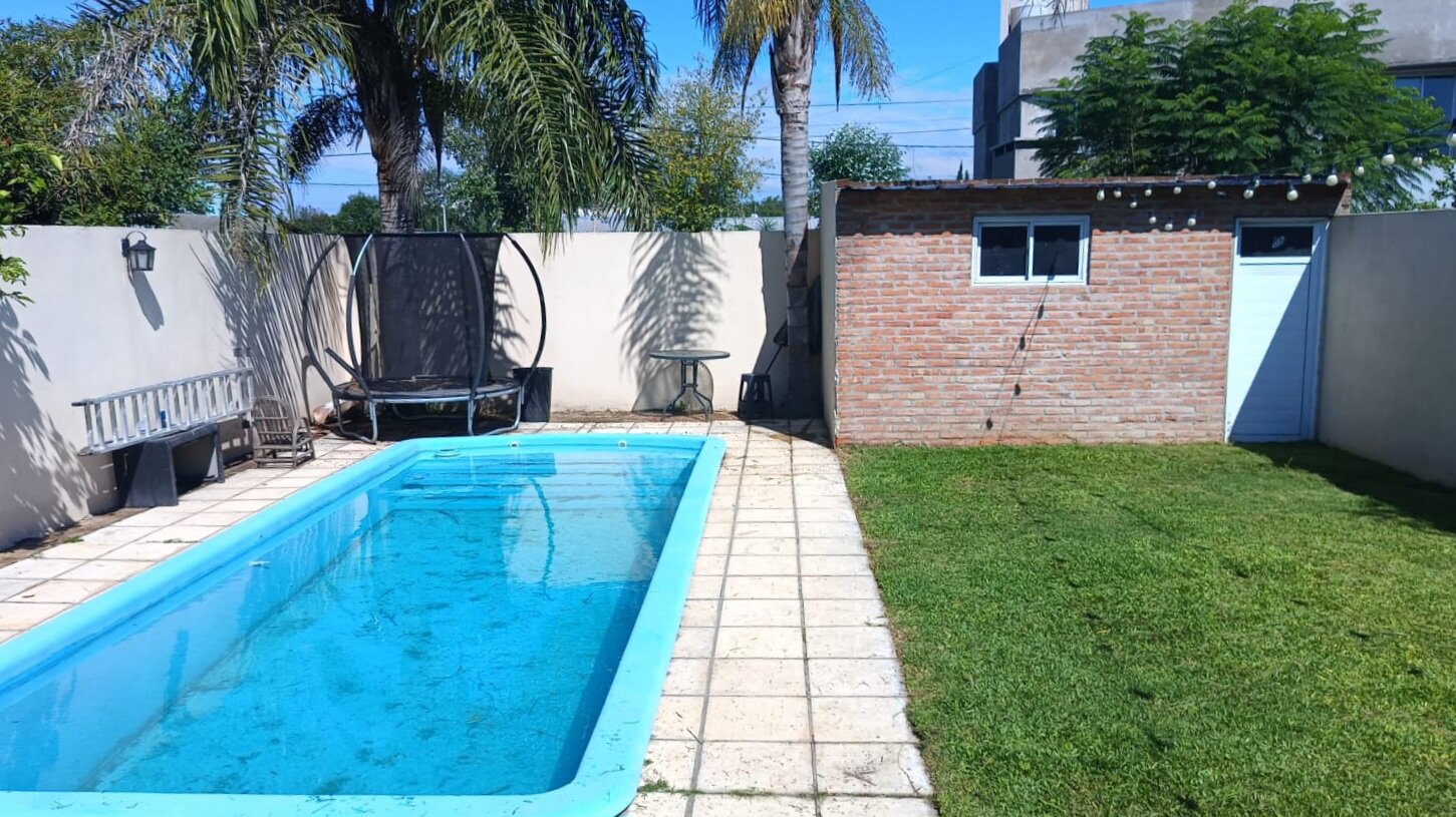 HERMOSA CASA DE 4 DORMITORIOS EN ALVEAR - 16