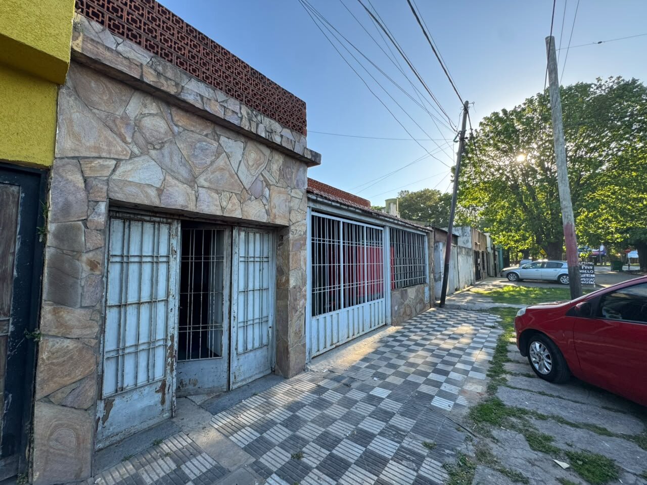 Casa a reciclar. Acepta permuta y financiacion. Ituzaingo 5700