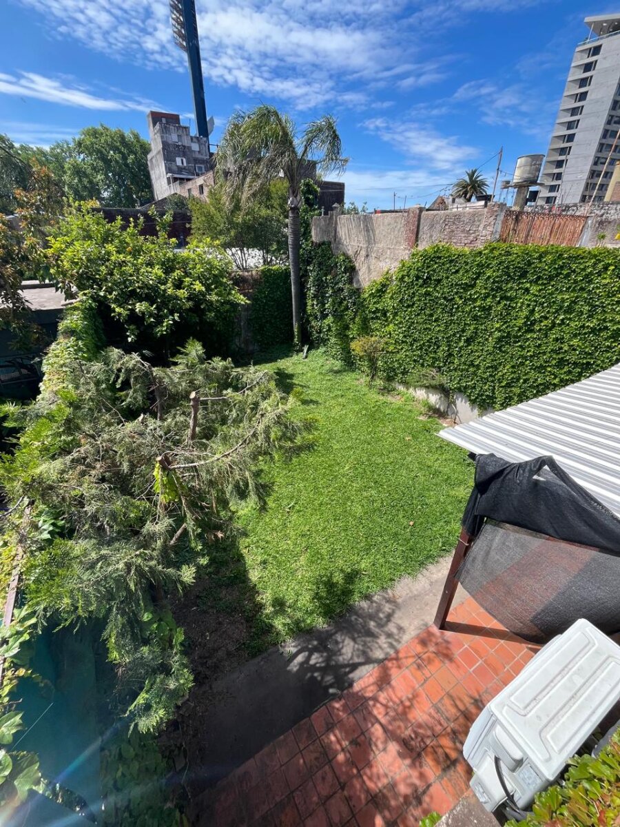 Arroyito Rio. Dos Plantas con Jardín. — foto 3