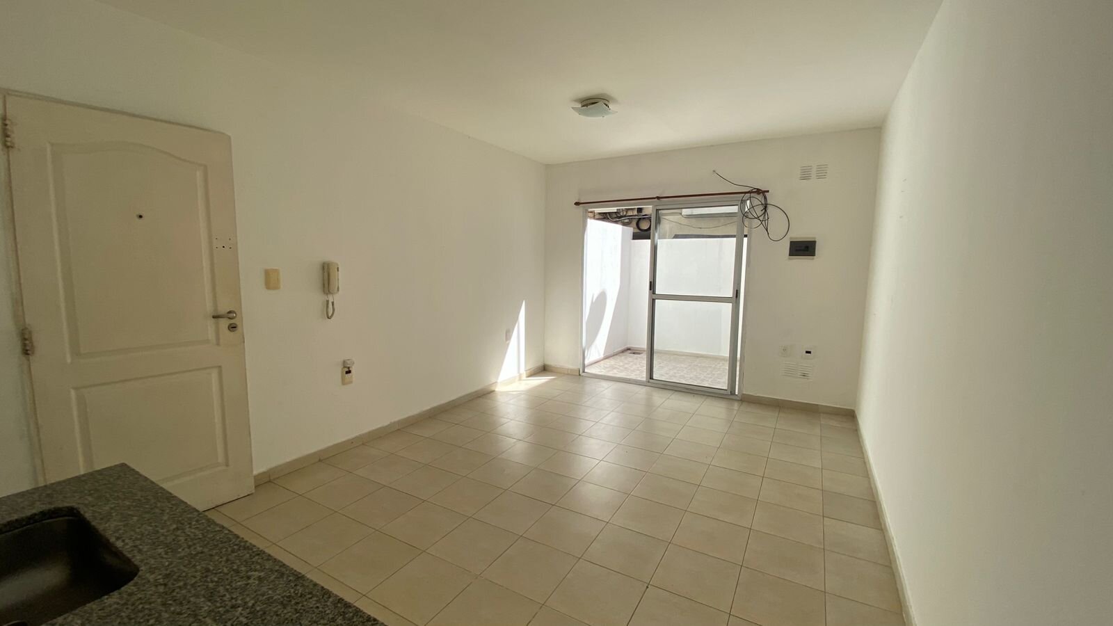 HERMOSO MONOAMBIENTE CON PATIO — foto 2