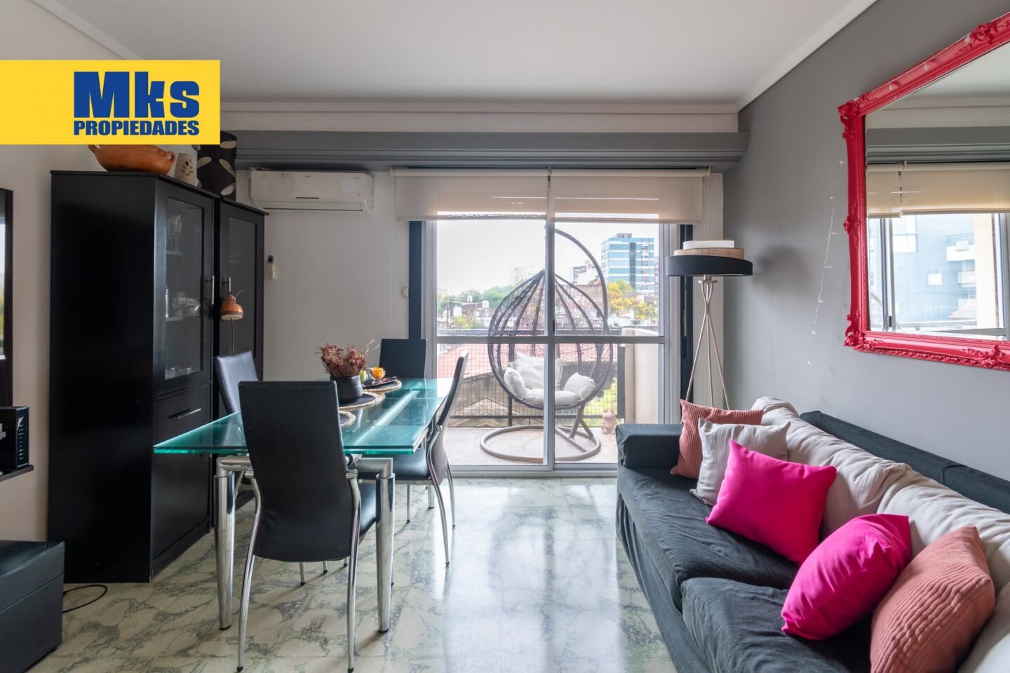 Venta. Departamento 3 ambientes. Balcon Corrido. La boca.