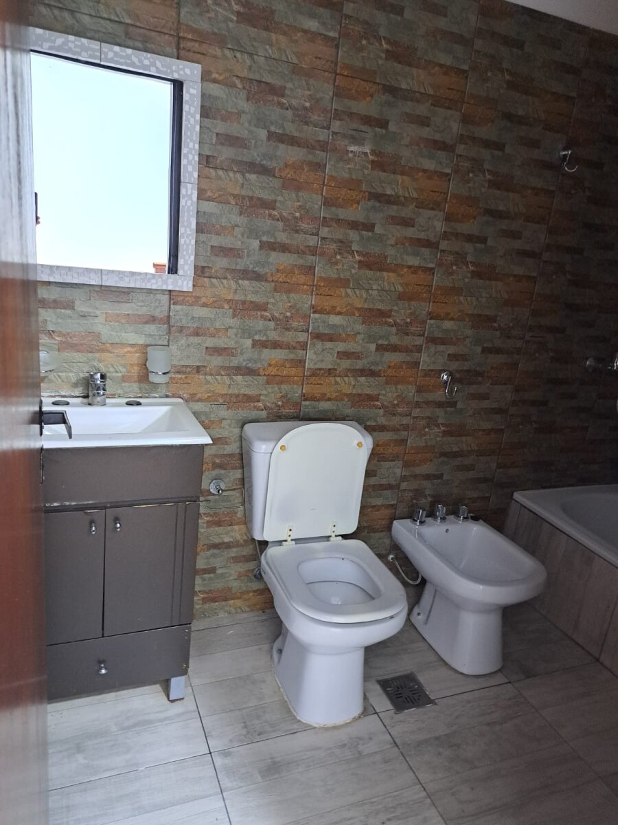 Duplex de 3 ambientes con cochera, patio y parrilla - 17