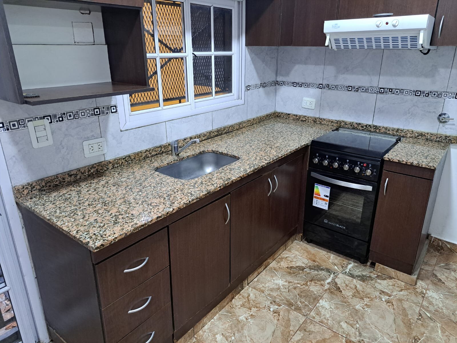Duplex de 3 ambientes con cochera, patio y parrilla — foto 5