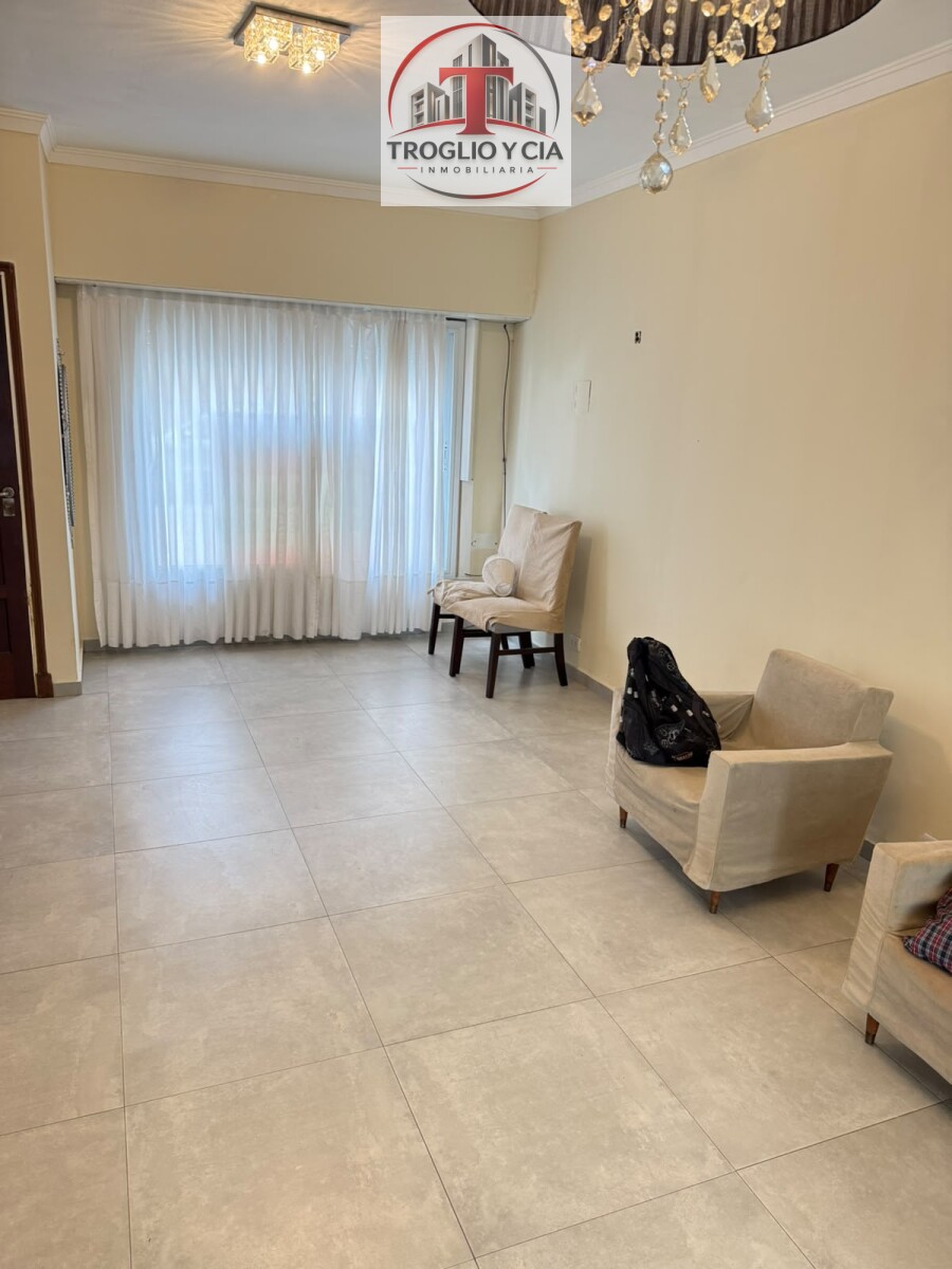 CASA DE 4 AMBIENTES - APTO PROFESIONAL — foto 13
