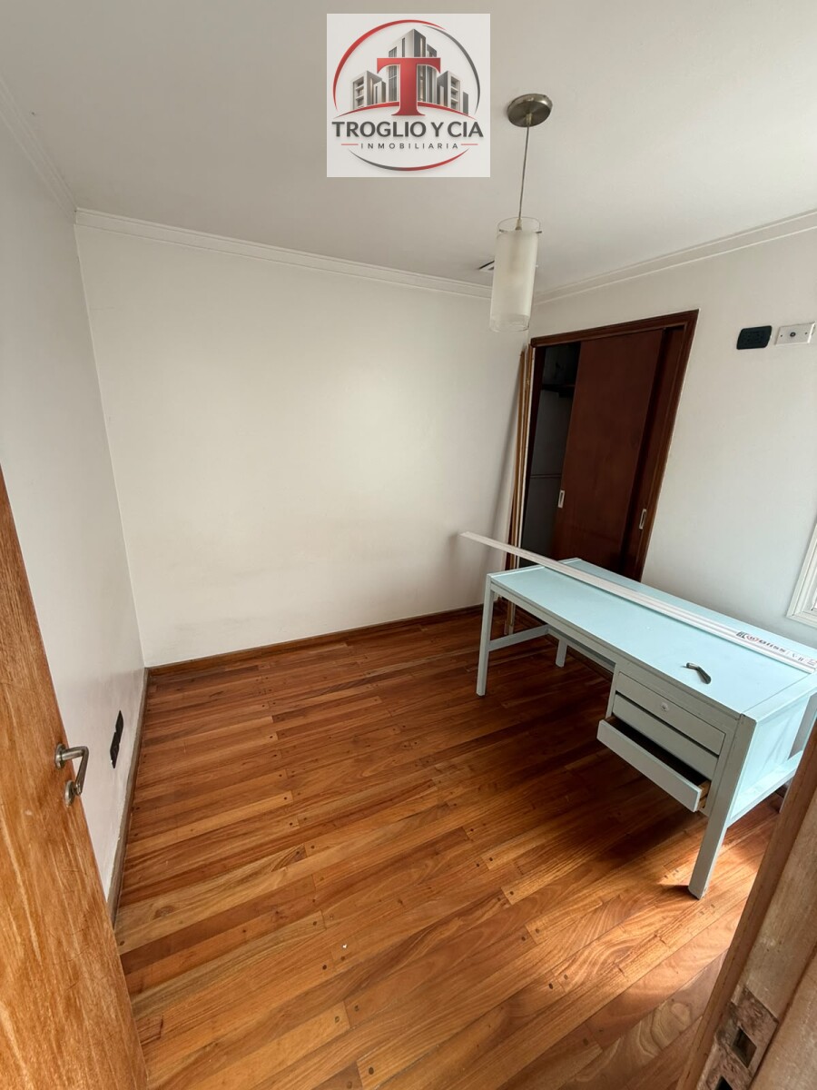CASA DE 4 AMBIENTES - APTO PROFESIONAL — foto 7