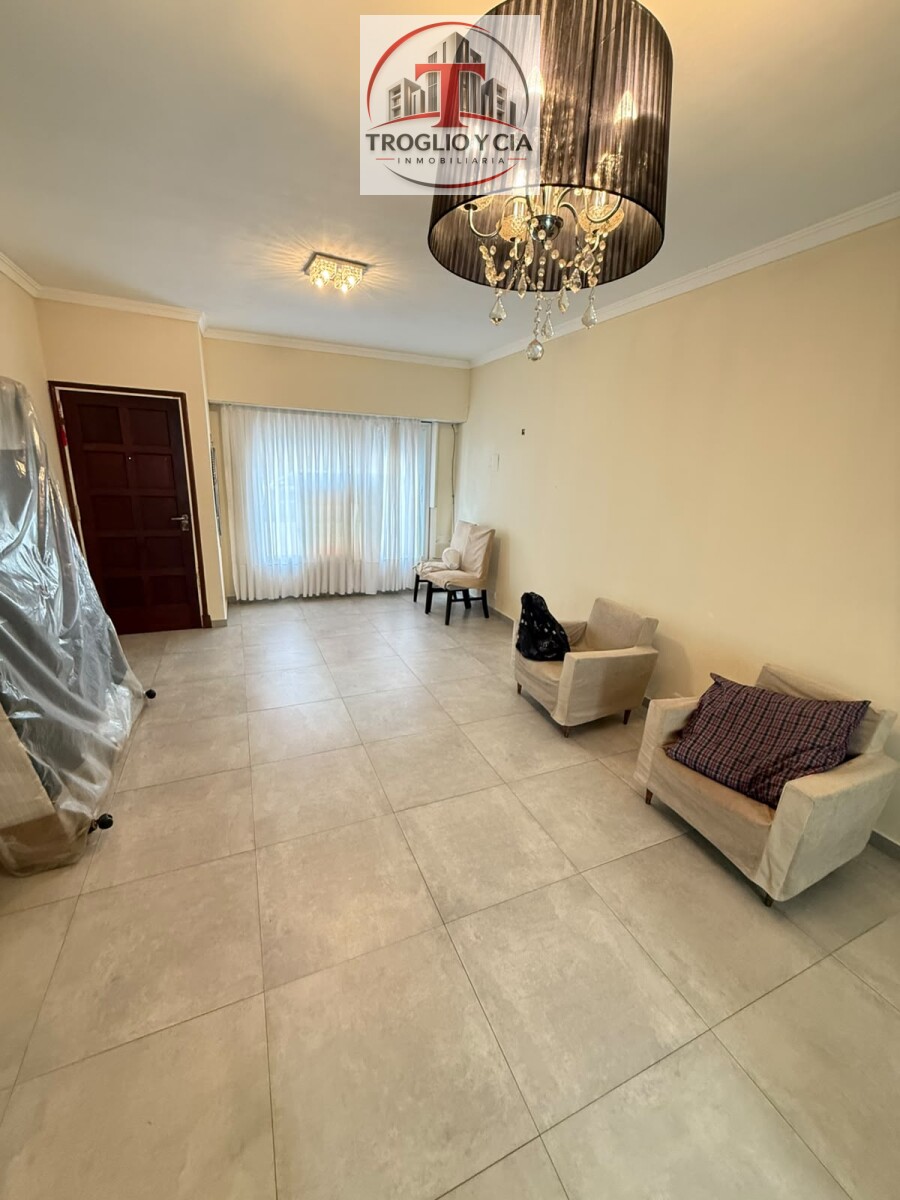 CASA DE 4 AMBIENTES - APTO PROFESIONAL — foto 4