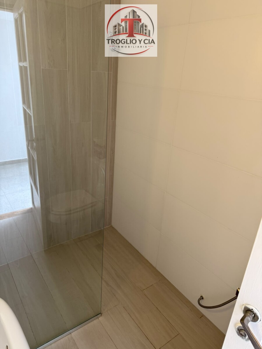 CASA DE 4 AMBIENTES - APTO PROFESIONAL — foto 9