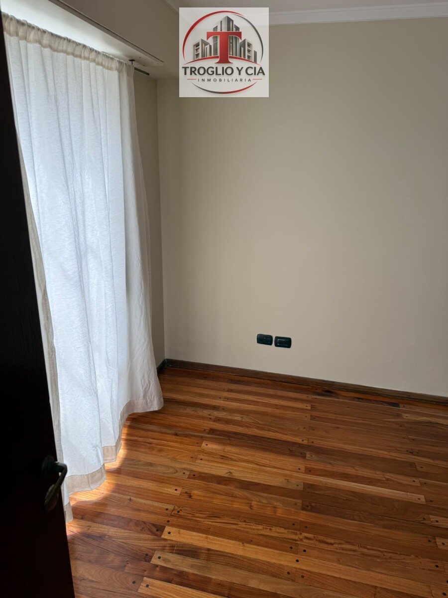 CASA DE 4 AMBIENTES - APTO PROFESIONAL — foto 6