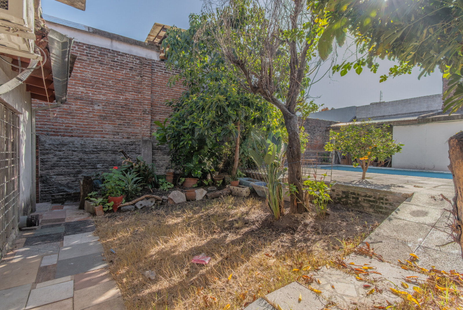 Venta en block. Varias unidades. Posibilidad subdivisión. Ideal inversor. Morón - 12