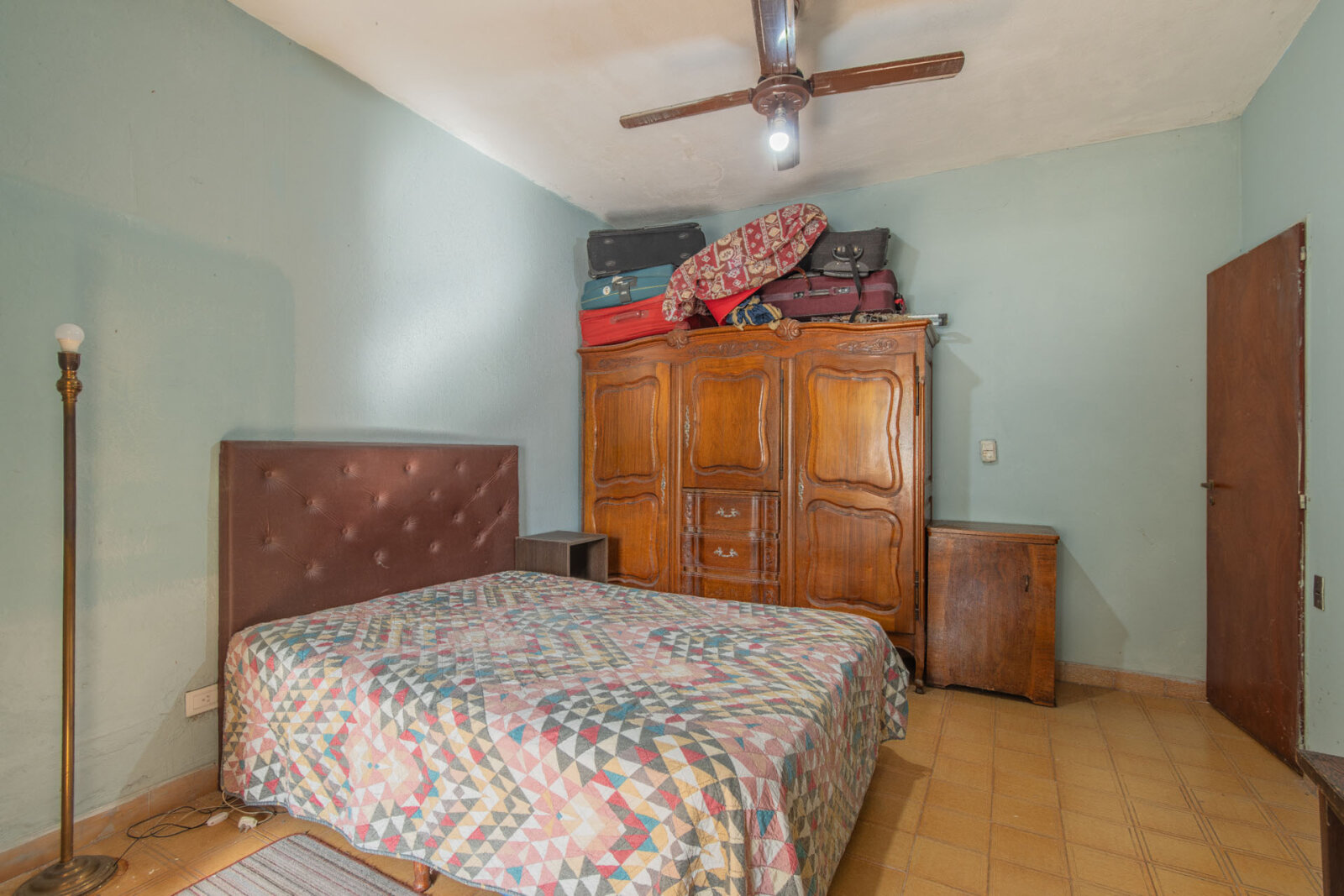 Venta en block. Varias unidades. Posibilidad subdivisión. Ideal inversor. Morón - 25