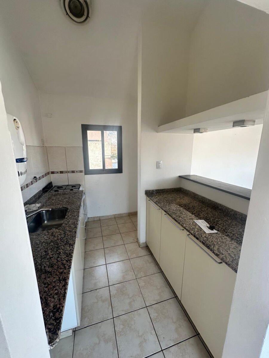 Departamento Dos Dormitorios con Cochera y Balcon Parrilla en Alquiler - Villa Carlos Paz — foto 4
