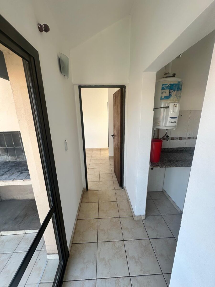 Departamento Dos Dormitorios con Cochera y Balcon Parrilla en Alquiler - Villa Carlos Paz — foto 5