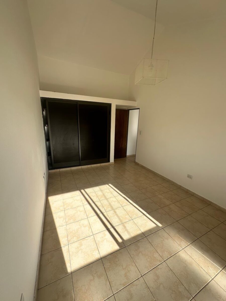 Departamento Dos Dormitorios con Cochera y Balcon Parrilla en Alquiler - Villa Carlos Paz — foto 6