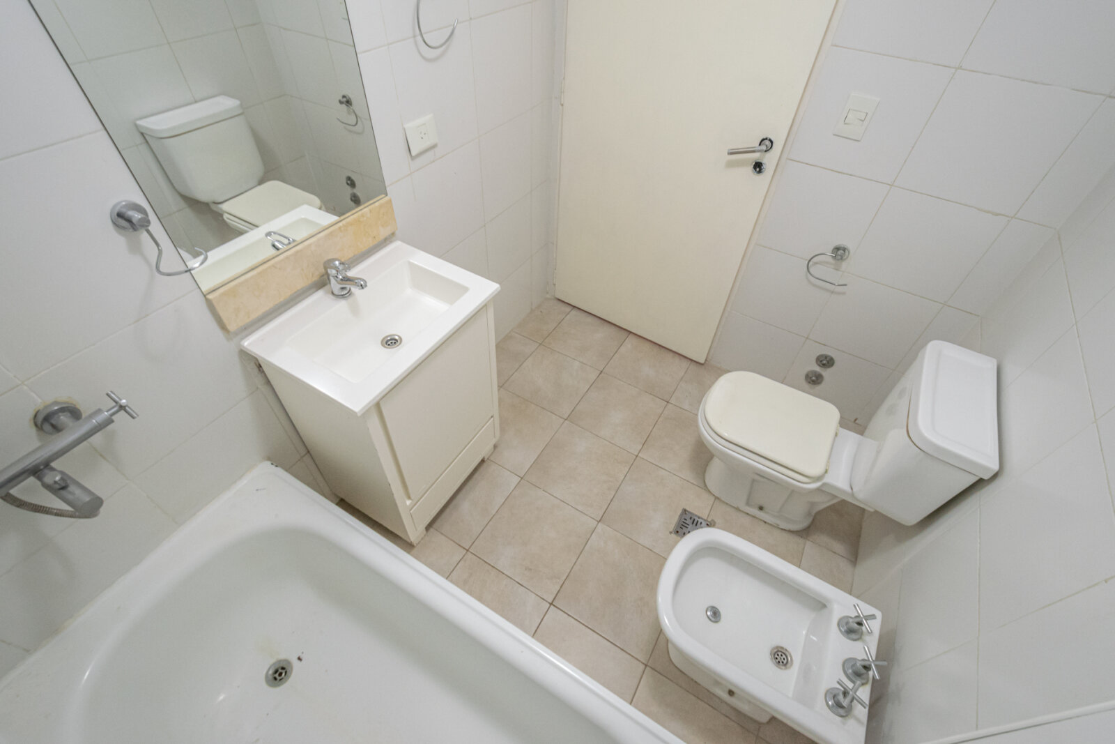 Monoambiente. Divisible. Luminoso. Amenities. Villa Urquiza. — foto 6