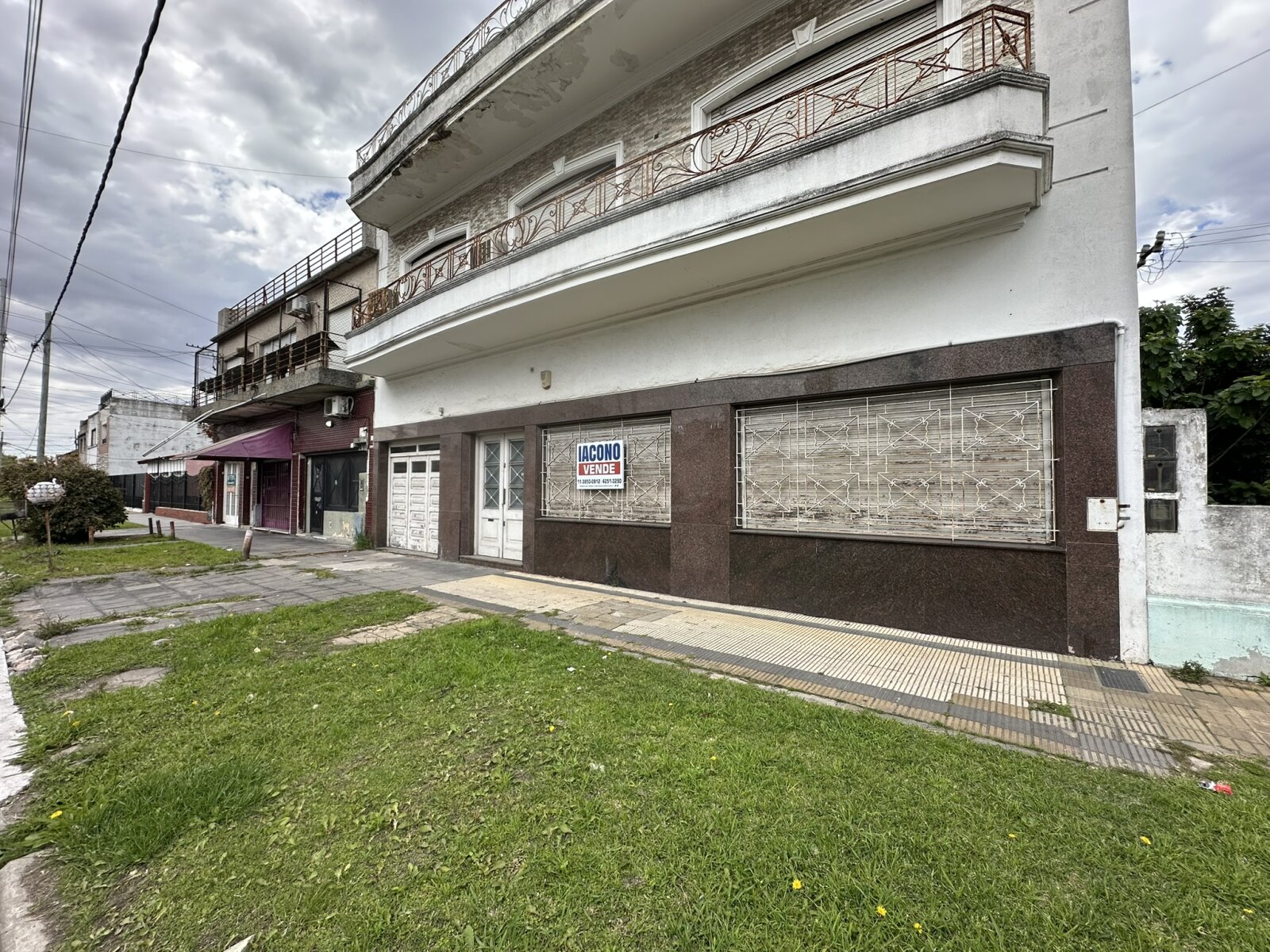 CASA DE ESTILO 4 DORM. CON PARQUE – LOTE 535 M² – SARANDÍ - 70