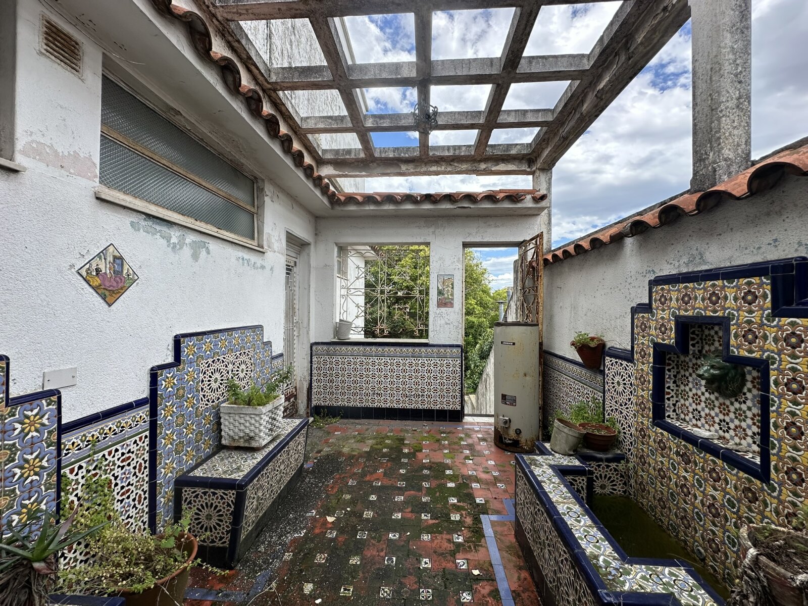 CASA DE ESTILO 4 DORM. CON PARQUE – LOTE 535 M² – SARANDÍ - 37