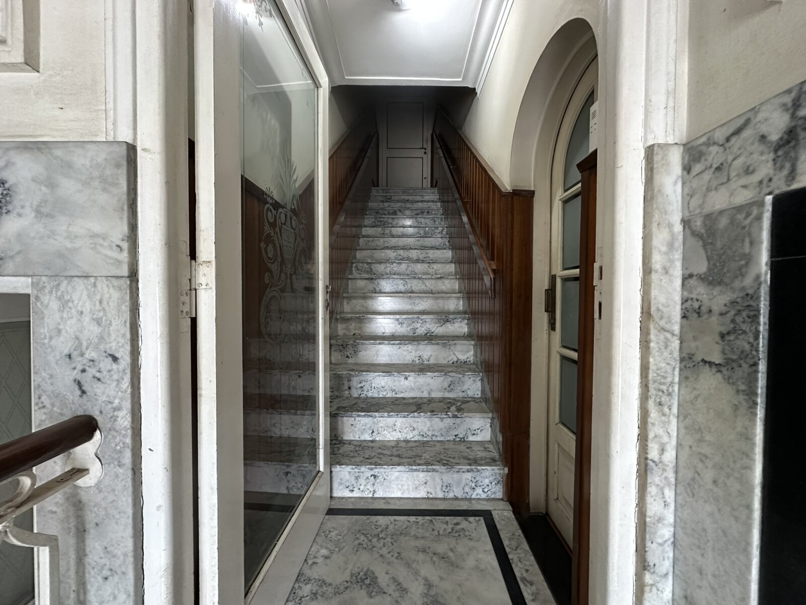 CASA DE ESTILO 4 DORM. CON PARQUE – LOTE 535 M² – SARANDÍ - 39