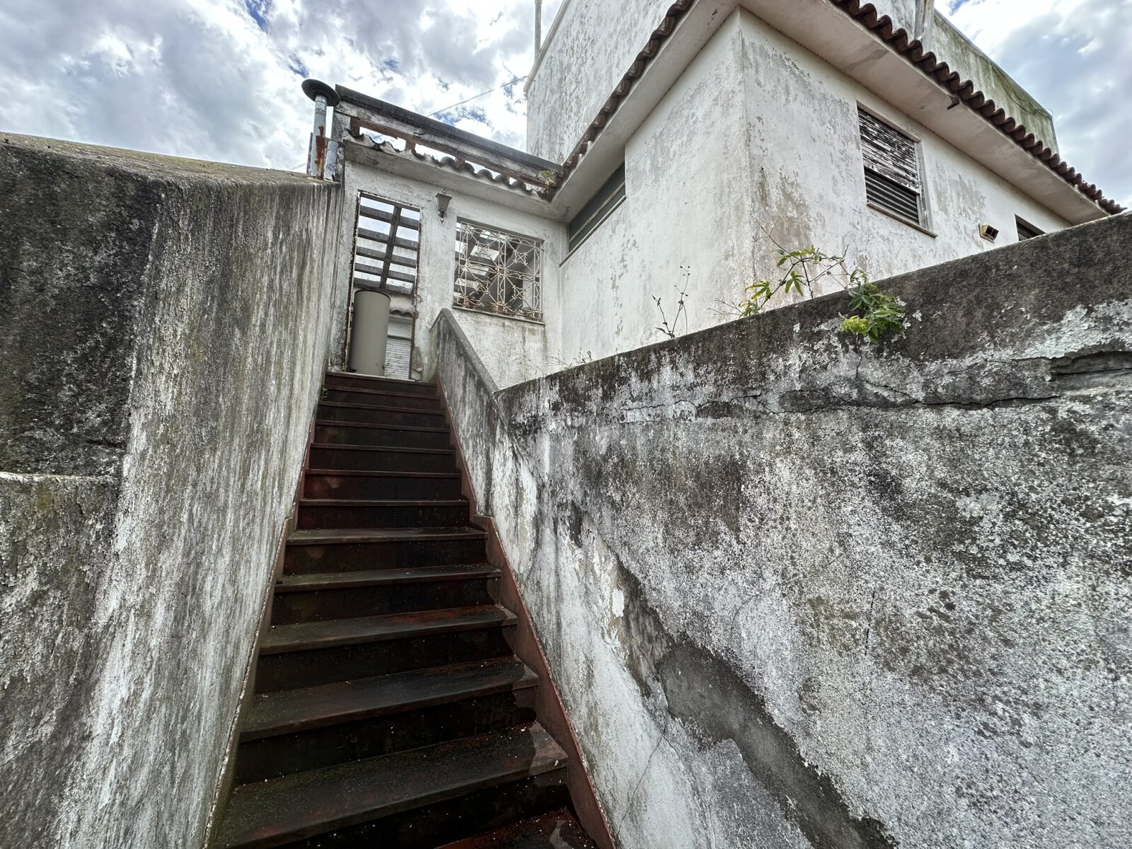 CASA DE ESTILO 4 DORM. CON PARQUE – LOTE 535 M² – SARANDÍ - 35
