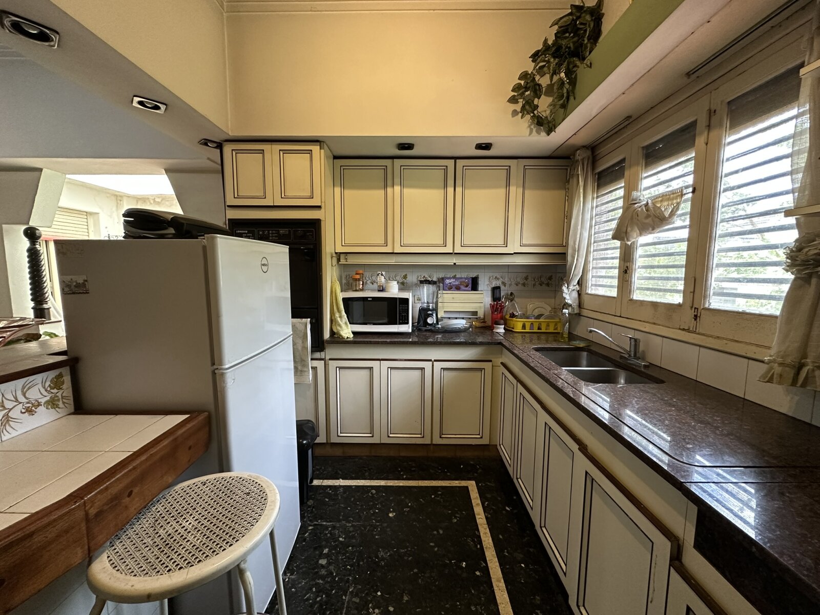 CASA DE ESTILO 4 DORM. CON PARQUE – LOTE 535 M² – SARANDÍ - 61
