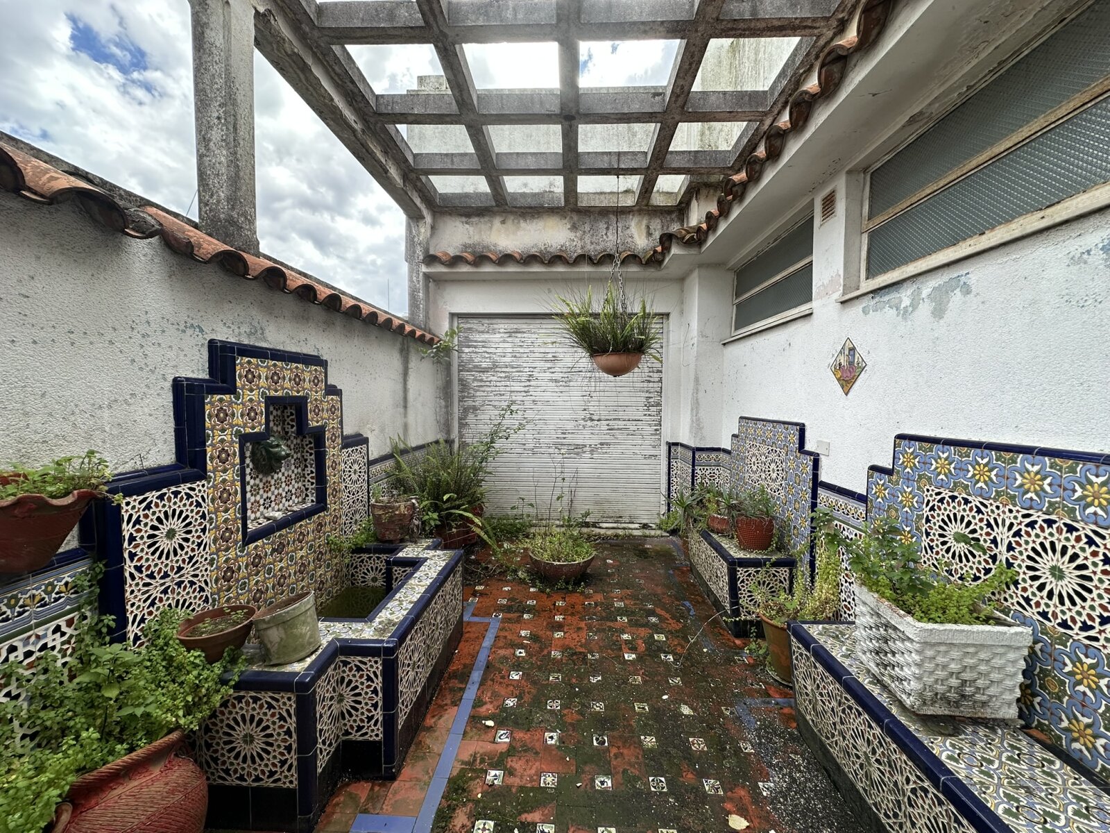 CASA DE ESTILO 4 DORM. CON PARQUE – LOTE 535 M² – SARANDÍ - 36