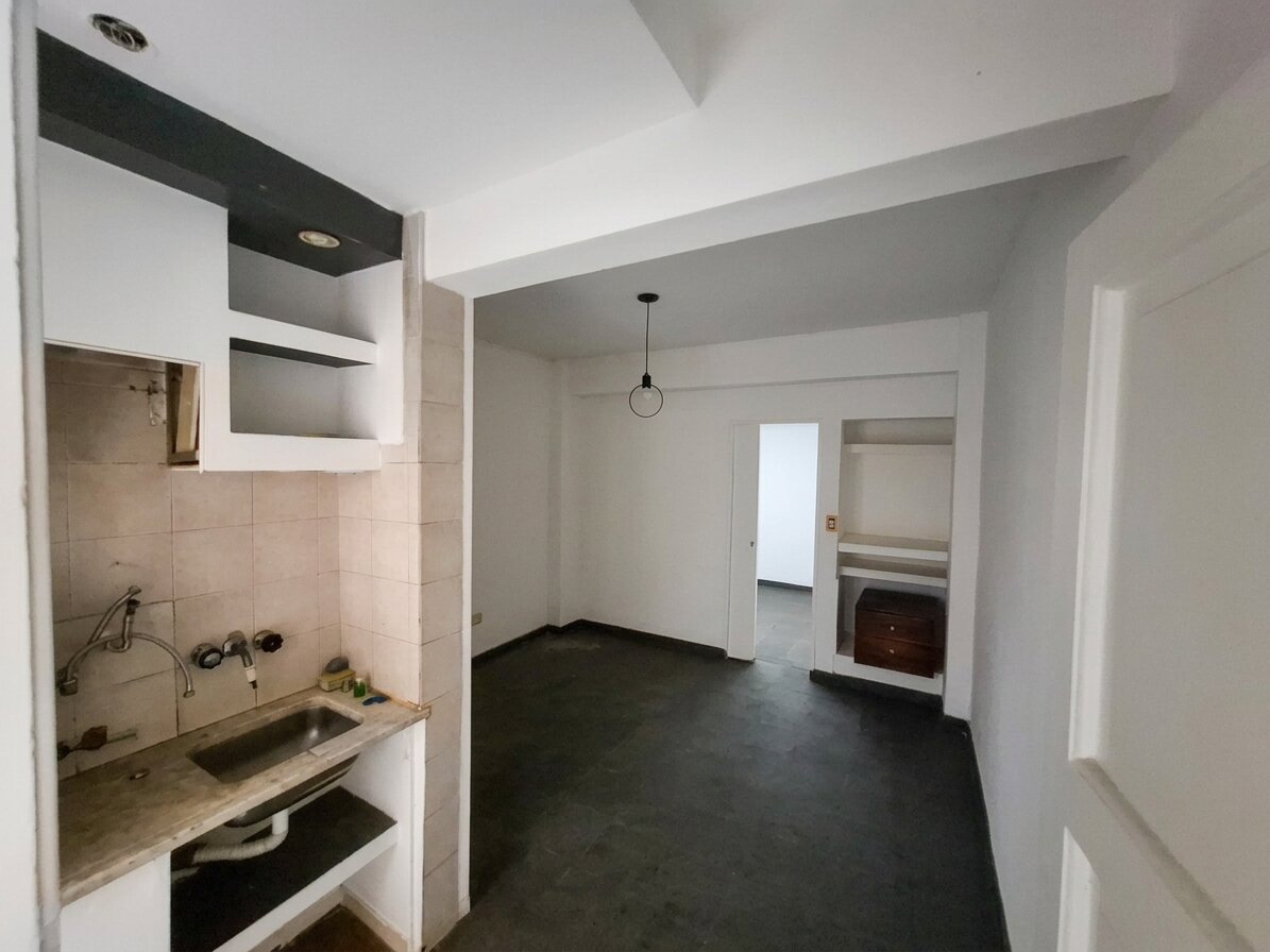 Departamento 1 dormitorio con patio en centro a cuadra de Cañada en Jujuy esquina Rioja. — foto 8