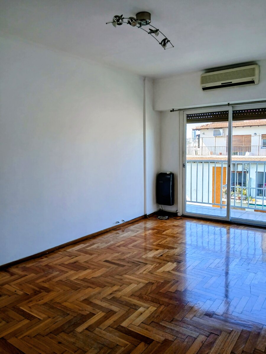 ALQUILER 2 AMBIENTES 45 m2 – FRENTE – BALCON- $930.000 — foto 2