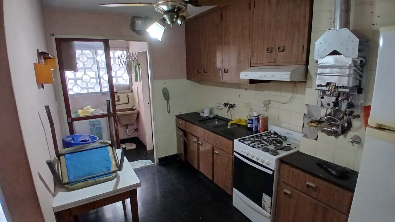 DEPARTAMENTO EN VENTA + COCHERA Av. Pellegrini 1200. . - 20