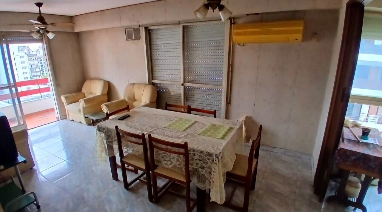 DEPARTAMENTO EN VENTA + COCHERA Av. Pellegrini 1200. . — foto 3