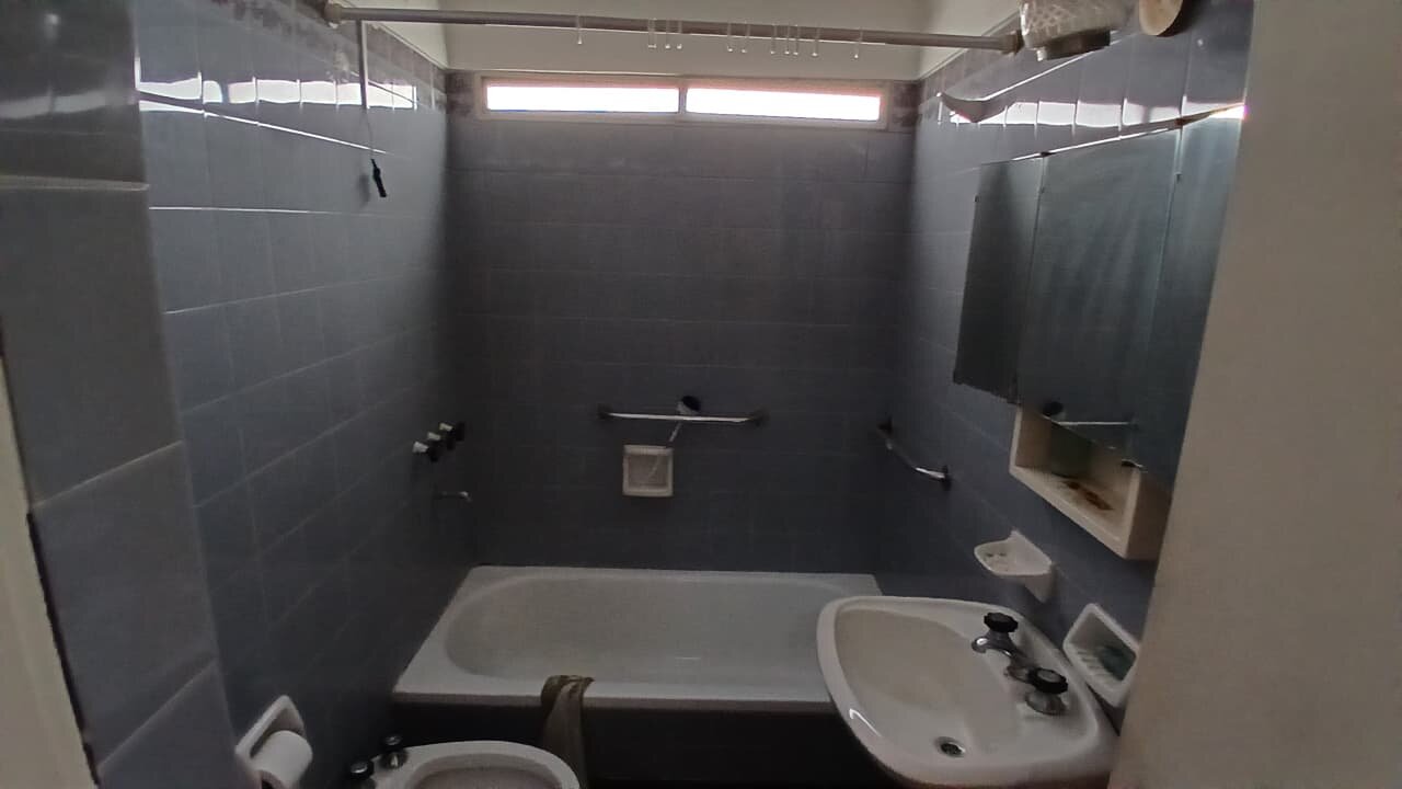 DEPARTAMENTO EN VENTA + COCHERA Av. Pellegrini 1200. . — foto 11
