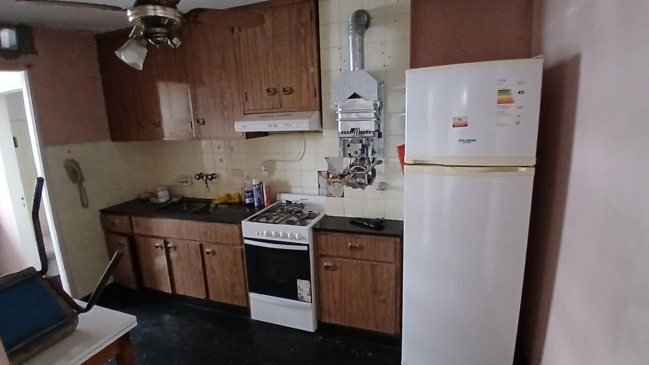 DEPARTAMENTO EN VENTA + COCHERA Av. Pellegrini 1200. . - 21