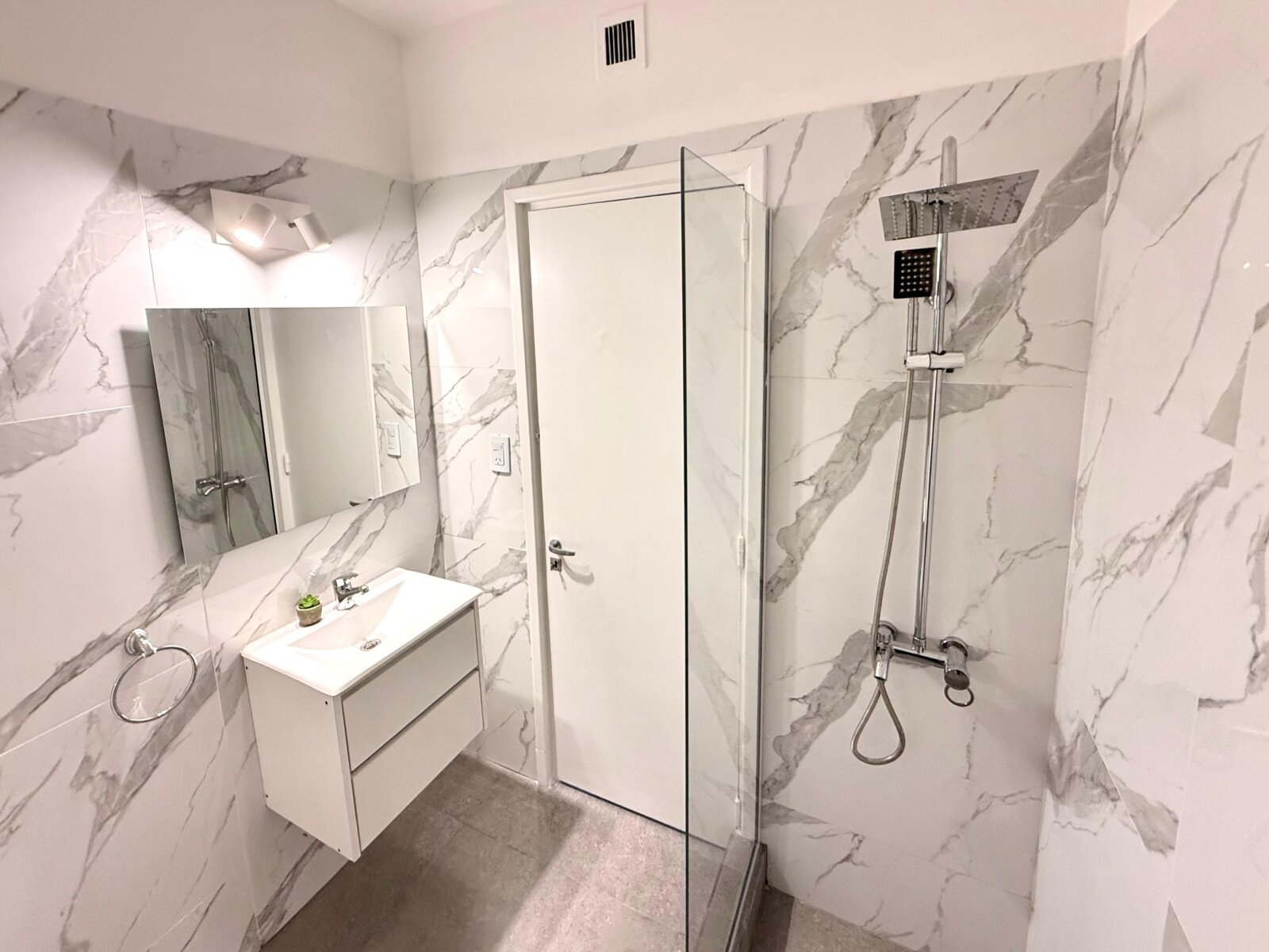 Venta Departamento 2 Ambientes con Balcón Francés – Plaza Colón — foto 14