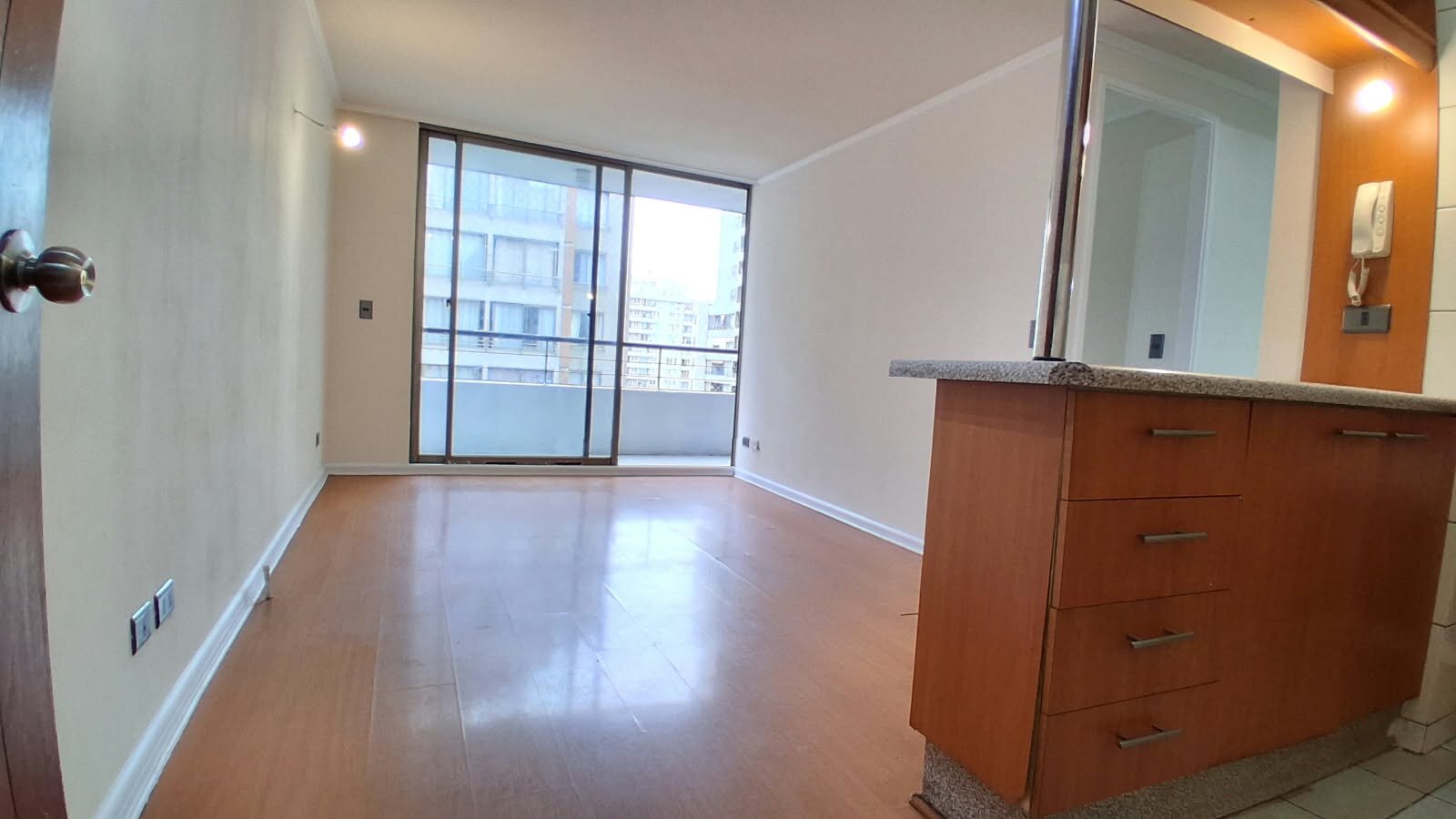 Se Arrienda Precioso Departamento 2D-2B en Amunátegui 573, Metro Santa Ana