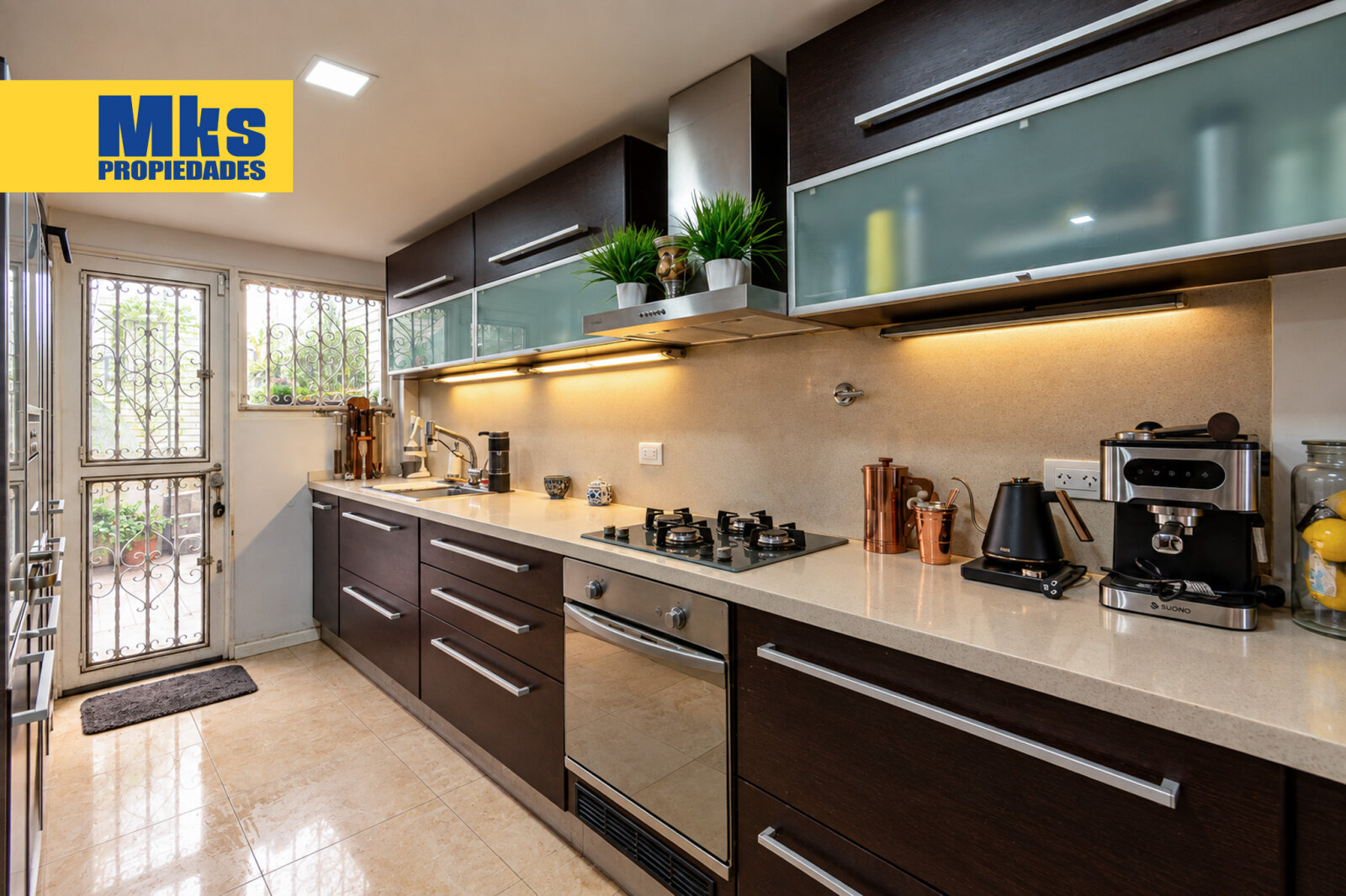 Excelente casa en venta. 5 ambientes. Patio, terraza c/parrilla y garage. Barracas. — foto 9