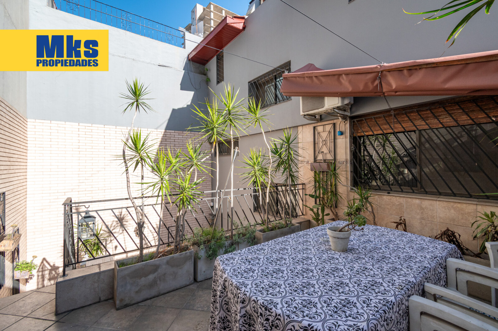 Excelente casa en venta. 5 ambientes. Patio, terraza c/parrilla y garage. Barracas. - 33