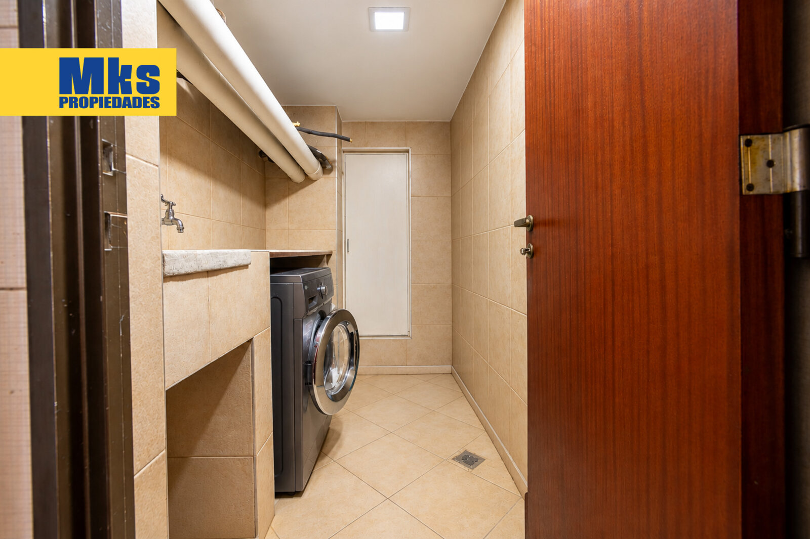 Excelente casa en venta. 5 ambientes. Patio, terraza c/parrilla y garage. Barracas. - 36