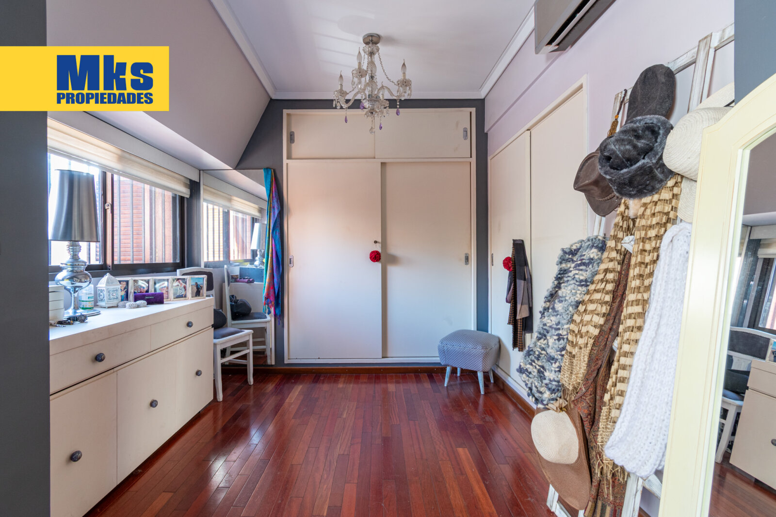 Excelente casa en venta. 5 ambientes. Patio, terraza c/parrilla y garage. Barracas. - 20