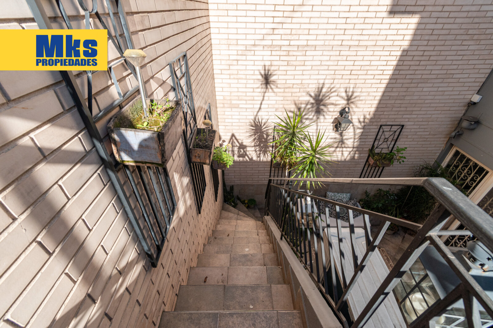 Excelente casa en venta. 5 ambientes. Patio, terraza c/parrilla y garage. Barracas. - 31