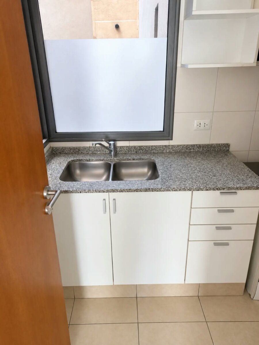 DEPTO 2 DORMITORIOS AL FRENTE CON BALCÓN Y PILETA — foto 10