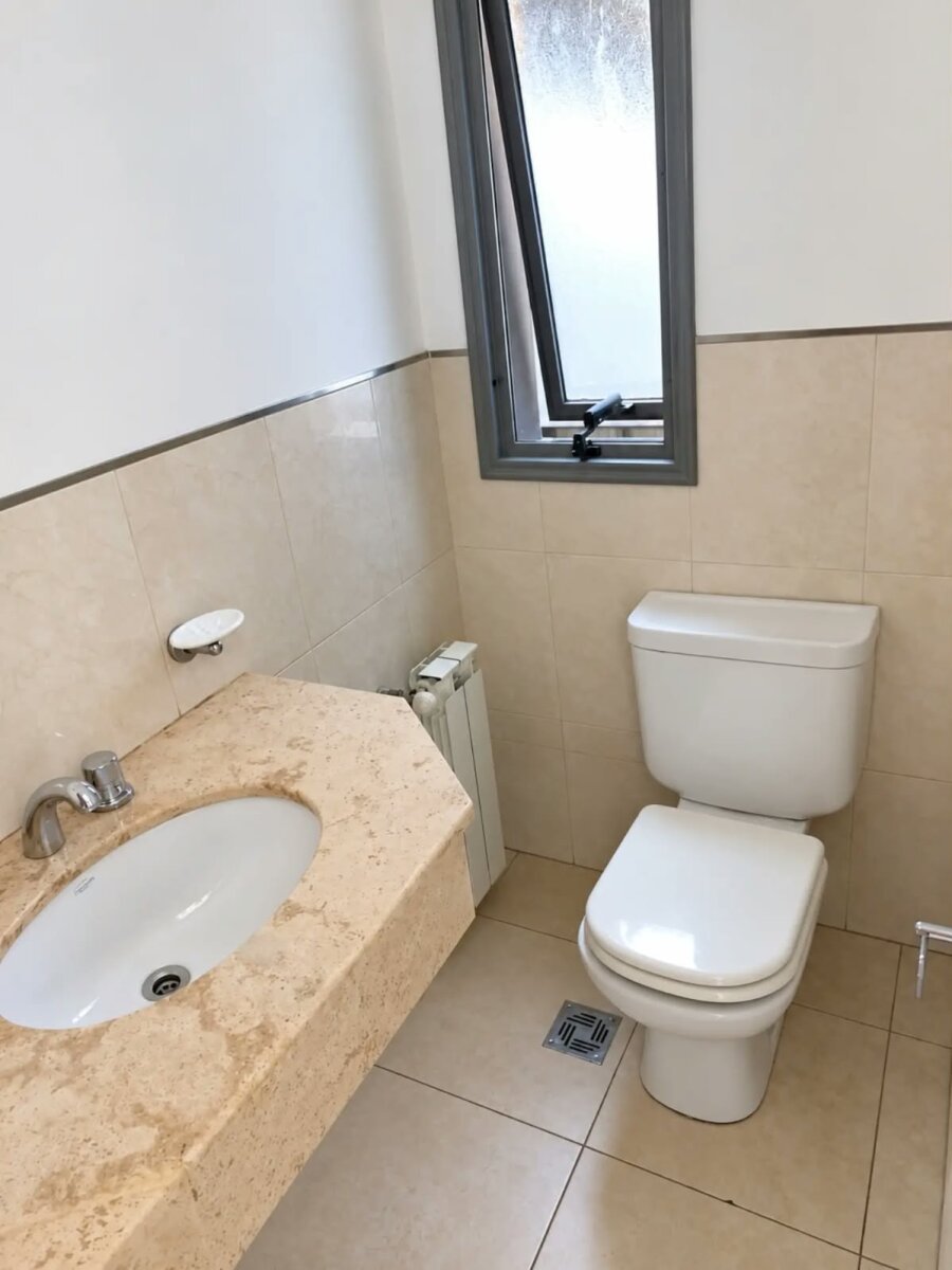 DEPTO 2 DORMITORIOS AL FRENTE CON BALCÓN Y PILETA — foto 7
