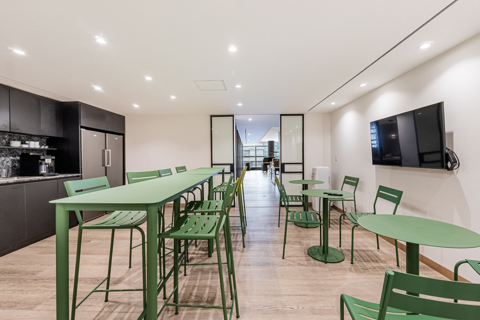 Oficina en venta sobre Libertador. Torre Aisenson - 21